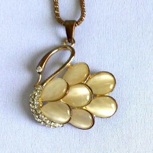 Classic Rose Gold Swan Necklace